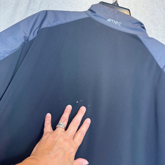 MEC Jacket Mens Size XL Green Black Windbreaker Gorpcore Hiking Lightly Lined - Picture 11 of 15
